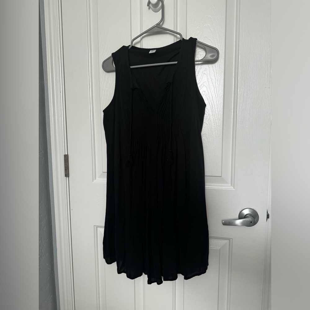 Old Navy Dress, Sleeveless, Split-neck Size M knee length